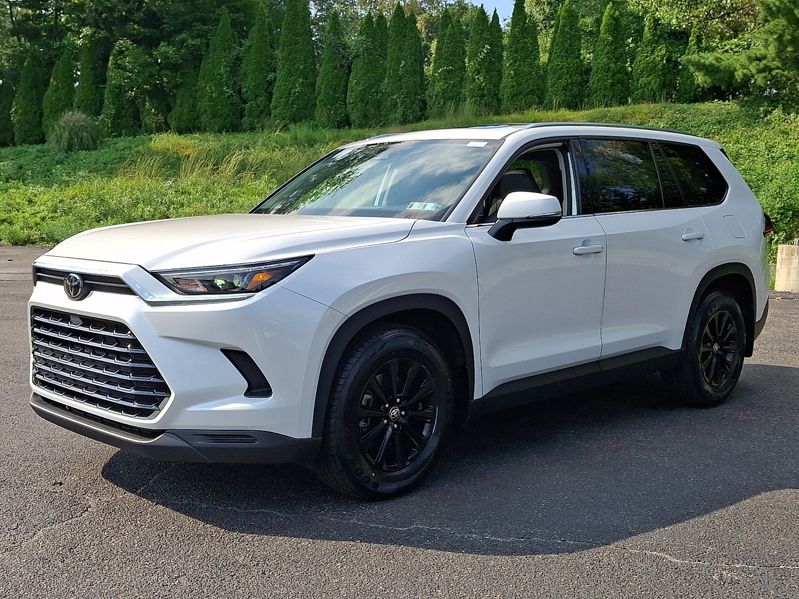 Used 2024 Toyota Grand Highlander AWD image 3