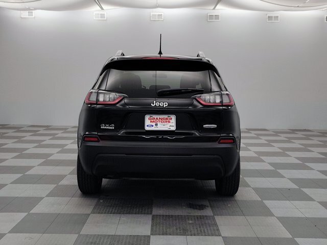 Used 2019 Jeep Cherokee Latitude w/ Cold Weather Group AWD/4WD image 7