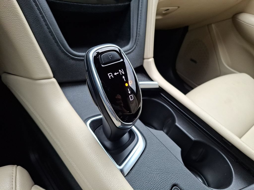 Used 2019 Cadillac XT5 AWD image 16