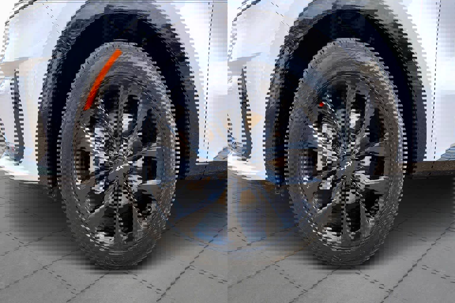 Used 2023 Kia Sorento SX image 13