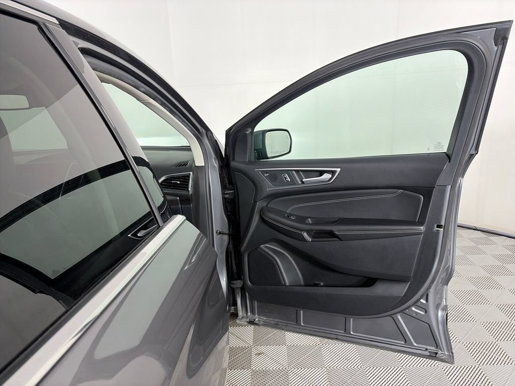 Certified 2024 Ford Edge Titanium AWD/4WD image 30