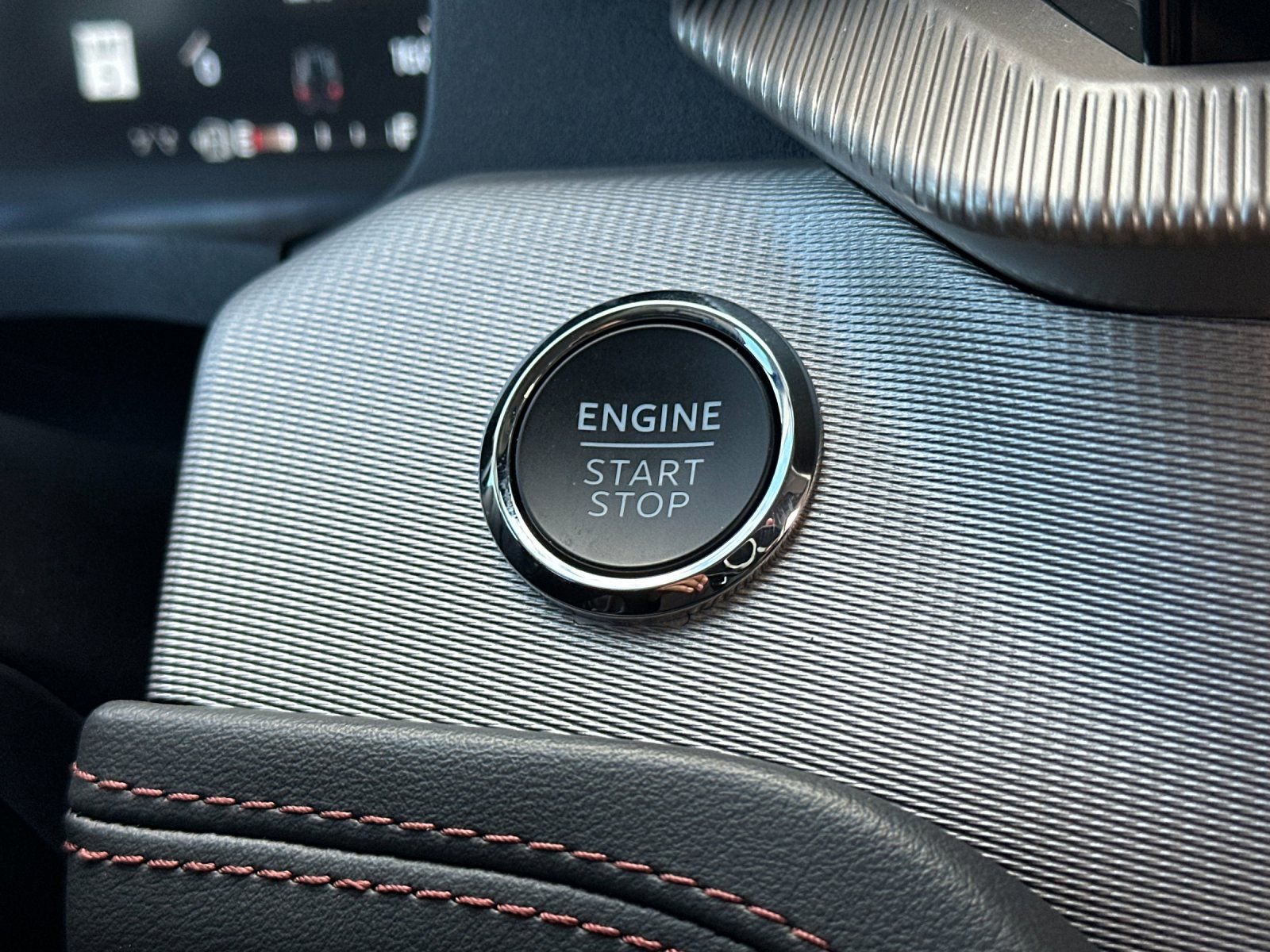 Certified 2025 Ford Explorer Active RWD image 23