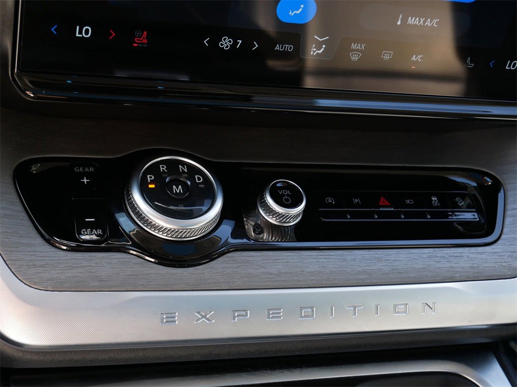 Certified 2025 Ford Expedition Max Platinum image 25