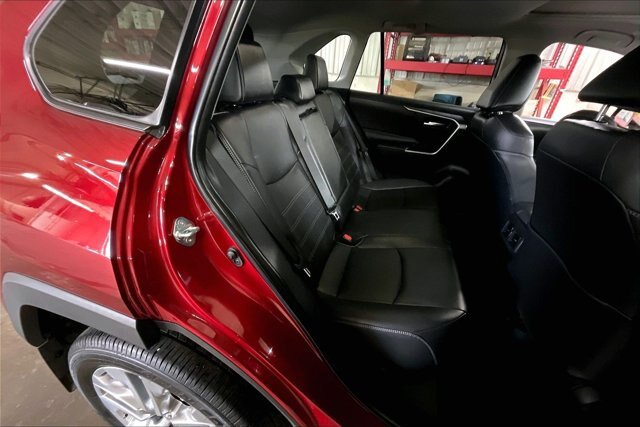 Used 2025 Toyota RAV4 XLE Premium w/ Weather Package AWD/4WD image 17