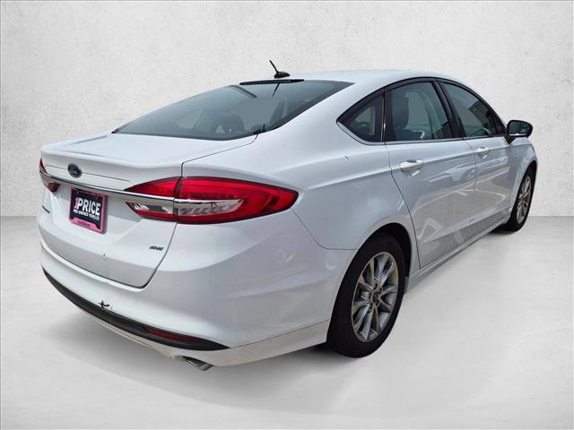 Certified 2017 Ford Fusion SE FWD image 5