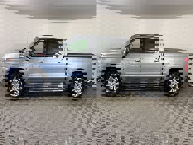 Used 2024 Chevrolet Silverado 1500 LTZ image 2