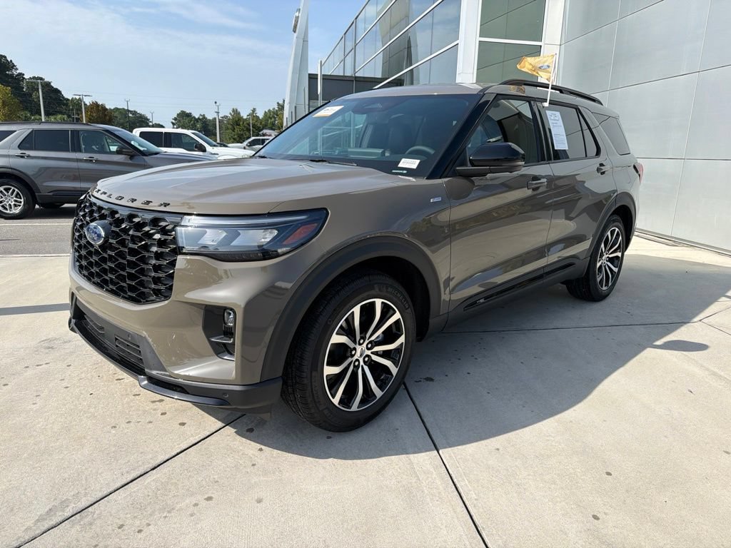 Certified 2026 Ford Explorer ST-Line RWD image 4