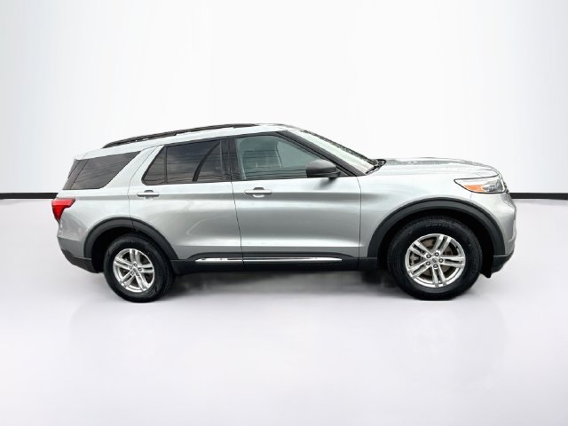 Certified 2023 Ford Explorer XLT AWD/4WD image 9