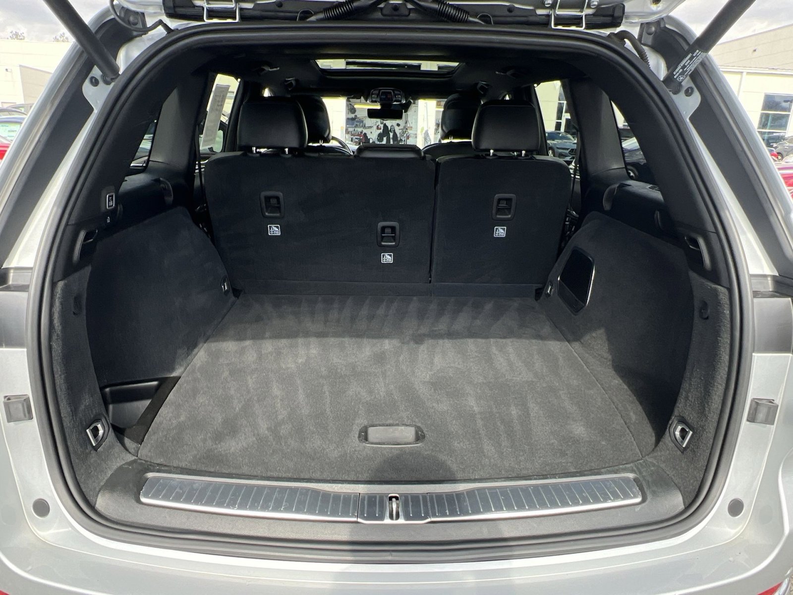 Used 2023 Jeep Grand Cherokee Overland w/ Adv Protech Group III image 26