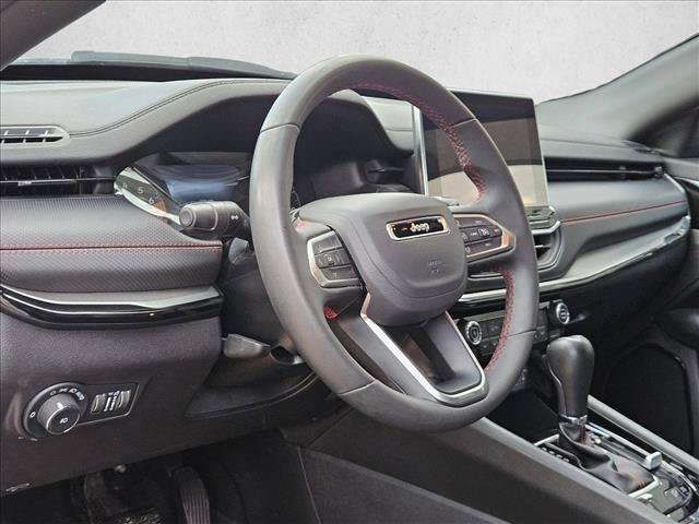 Used 2025 Jeep Compass Trailhawk AWD/4WD image 10