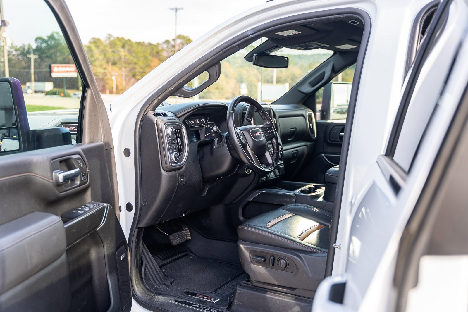 Used 2022 GMC Sierra 2500 AT4 w/ AT4 Preferred Package image 19