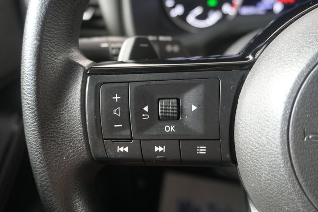 Used 2022 Nissan Rogue SV FWD image 15