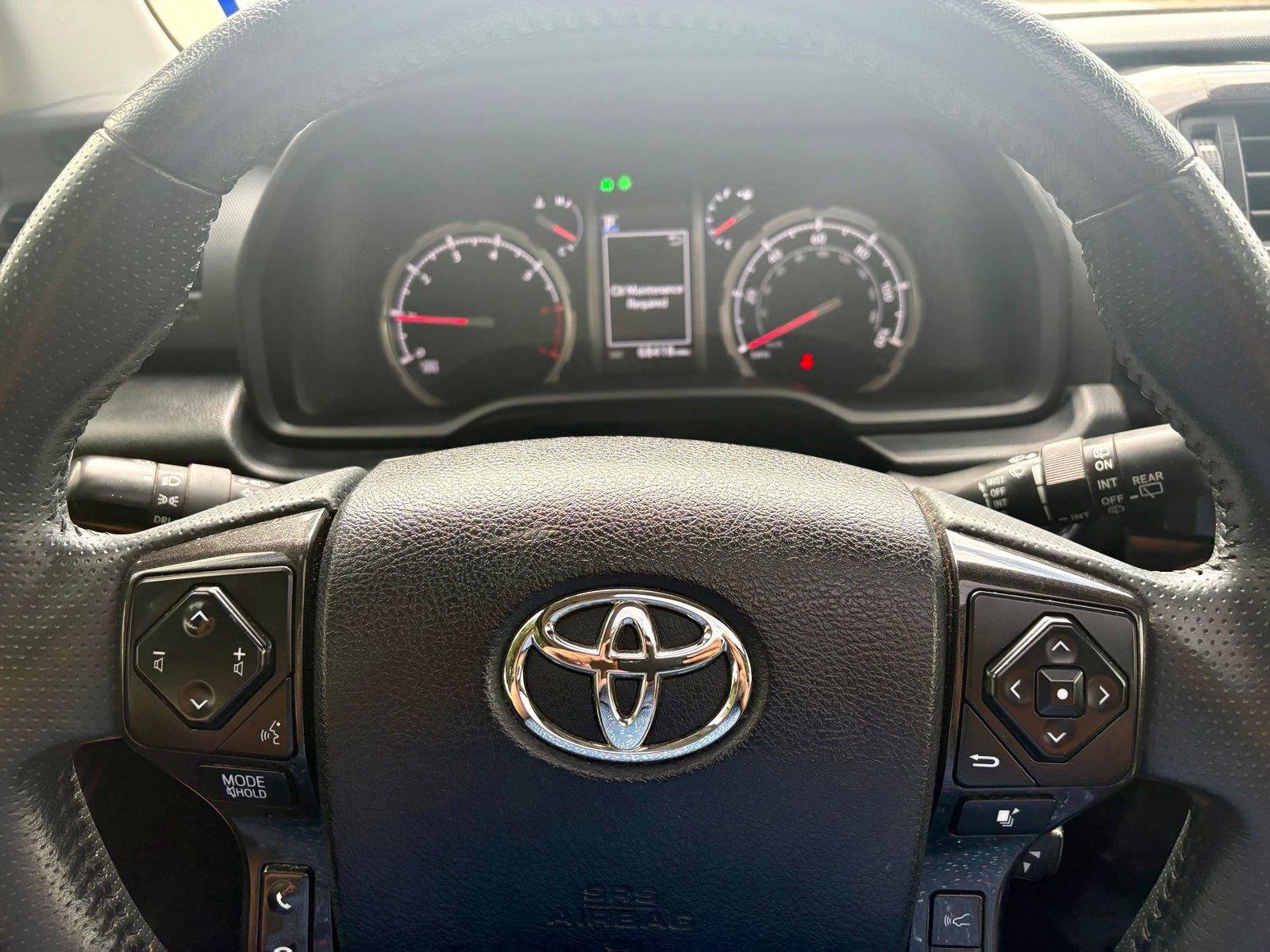 Used 2022 Toyota 4Runner TRD Off-Road Premium w/ Moonroof Package AWD/4WD image 16