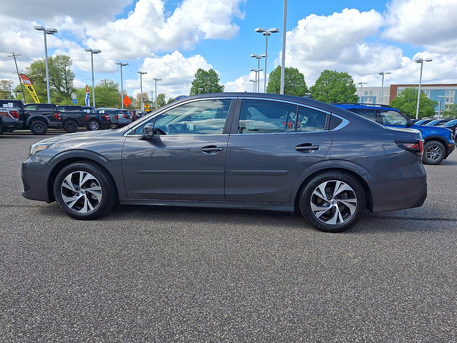 Used 2022 Subaru Legacy Premium AWD/4WD image 3