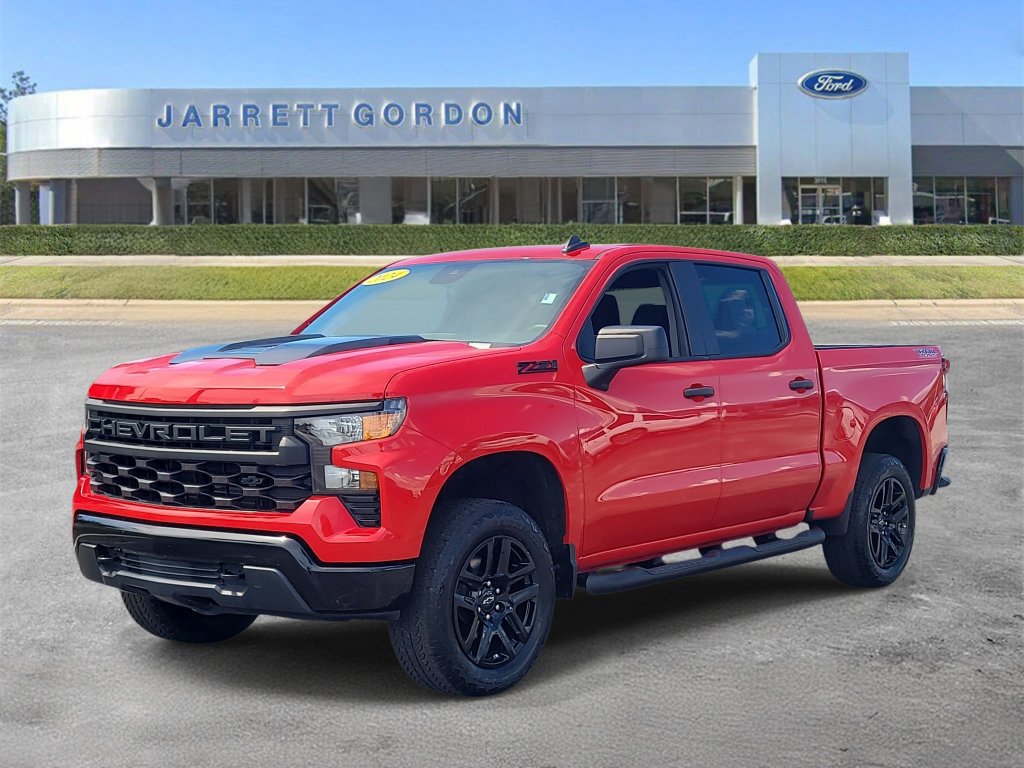 Used 2024 Chevrolet Silverado 1500 Custom Trail Boss w/ Turbomax Blackout Package AWD/4WD image 2