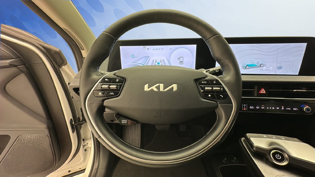 Used 2024 Kia EV6 Light AWD/4WD image 14