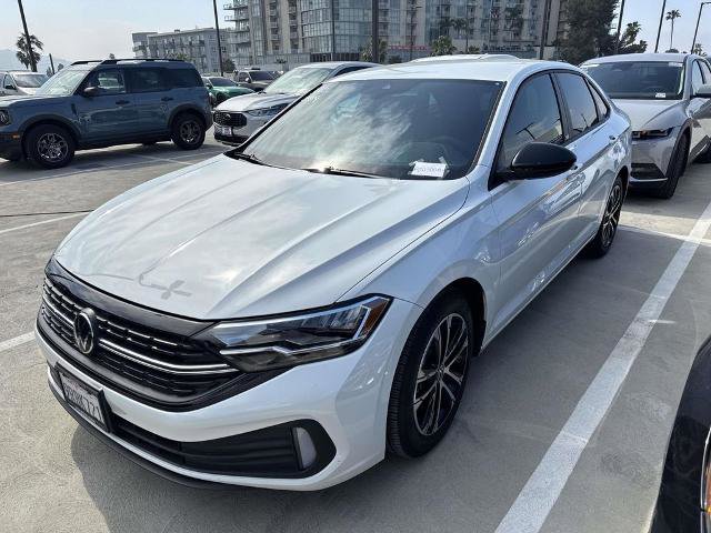 Used 2024 Volkswagen Jetta Sport image 9