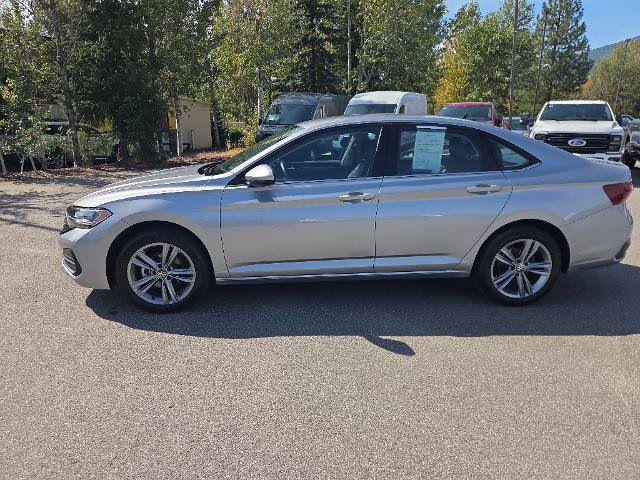 Used 2024 Volkswagen Jetta SE FWD image 5
