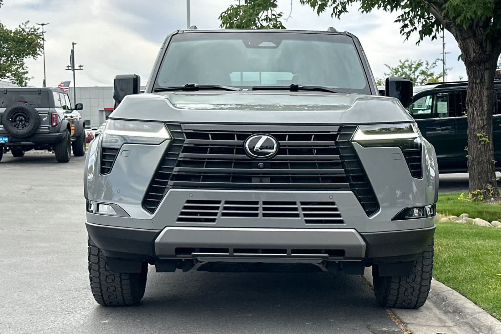 Used 2024 Lexus GX 550 AWD/4WD image 10