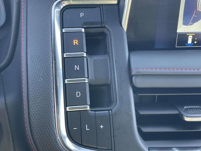Used 2022 Chevrolet Suburban RST w/ Luxury Package RWD image 28