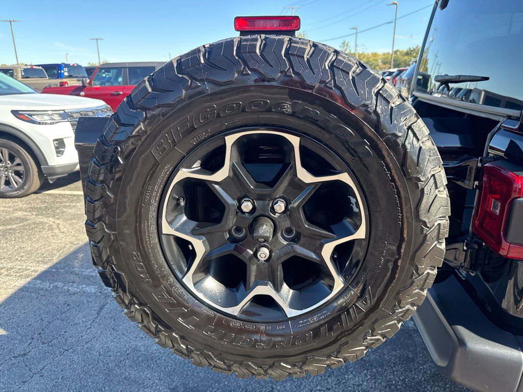 Used 2019 Jeep Wrangler Unlimited Sahara w/ Uconnect 4C Nav & Sound Group AWD/4WD image 41
