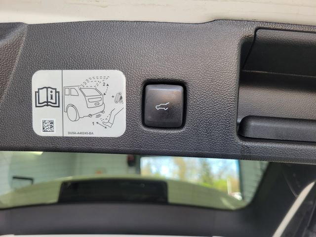Certified 2020 Ford Escape Titanium AWD/4WD image 25