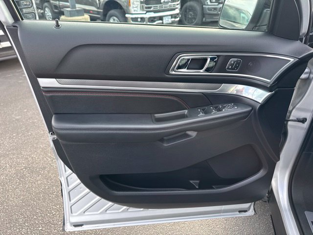Certified 2018 Ford Explorer Sport w/ Equipment Group 401A AWD/4WD image 15