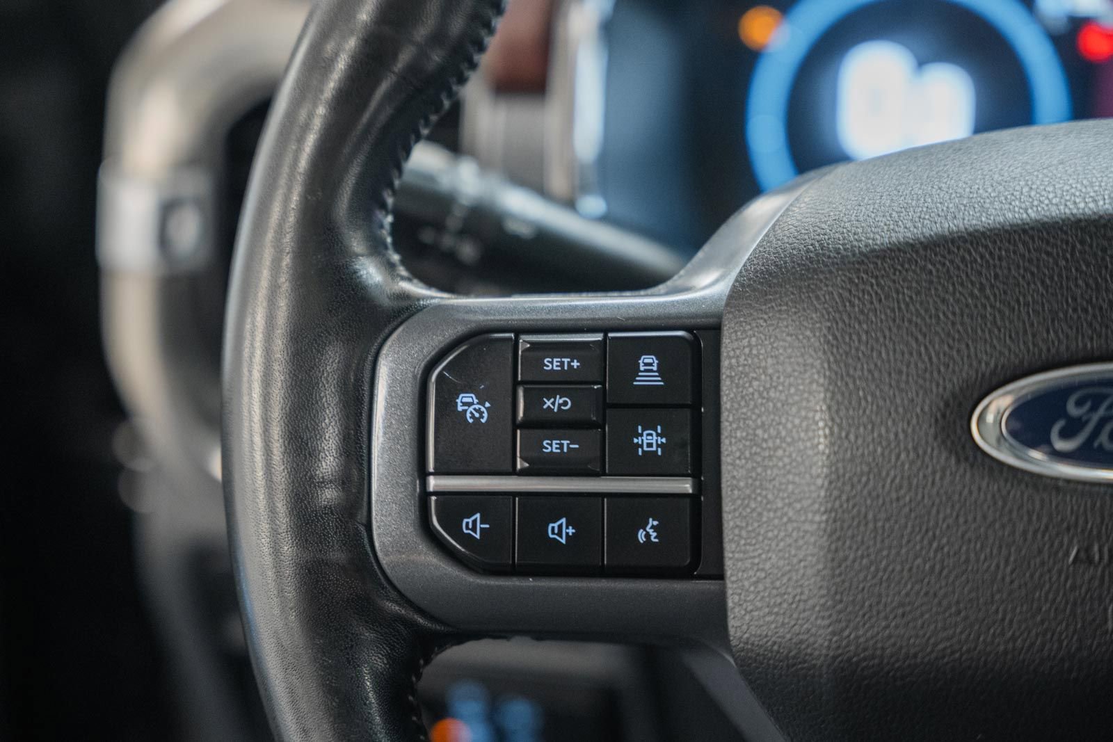 Certified 2023 Ford F150 Lariat w/ Equipment Group 502A High image 38