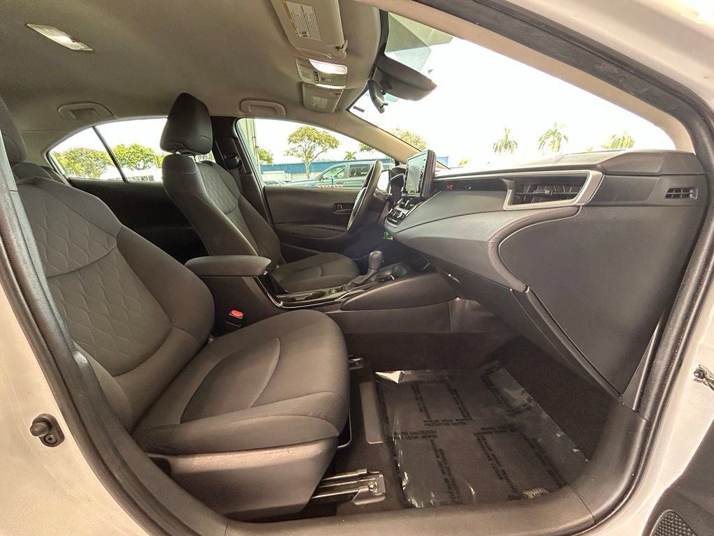 Used 2022 Toyota Corolla LE FWD image 22