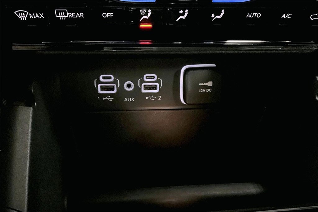 Used 2024 Jeep Grand Cherokee Limited image 31