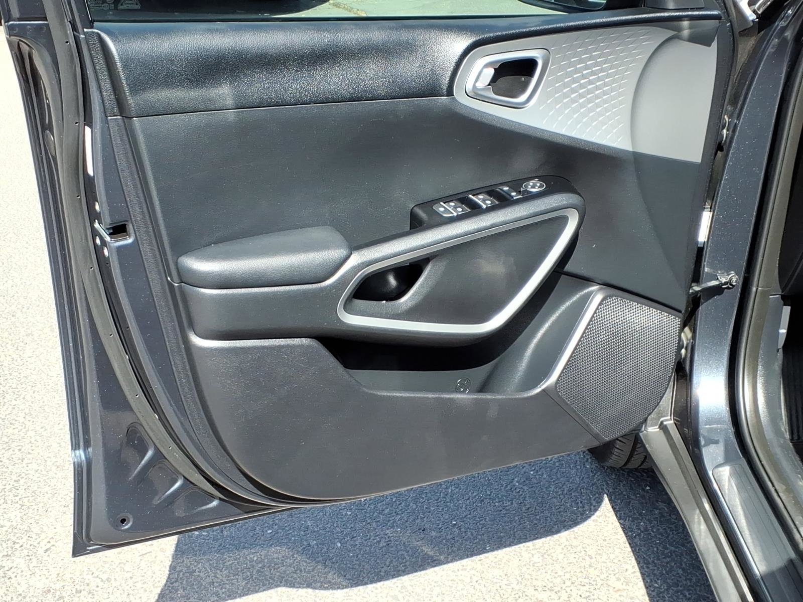 Used 2020 Kia Soul LX FWD image 20