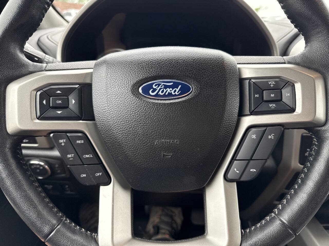 Certified 2020 Ford F150 Lariat w/ Equipment Group 502A Luxury AWD/4WD image 34