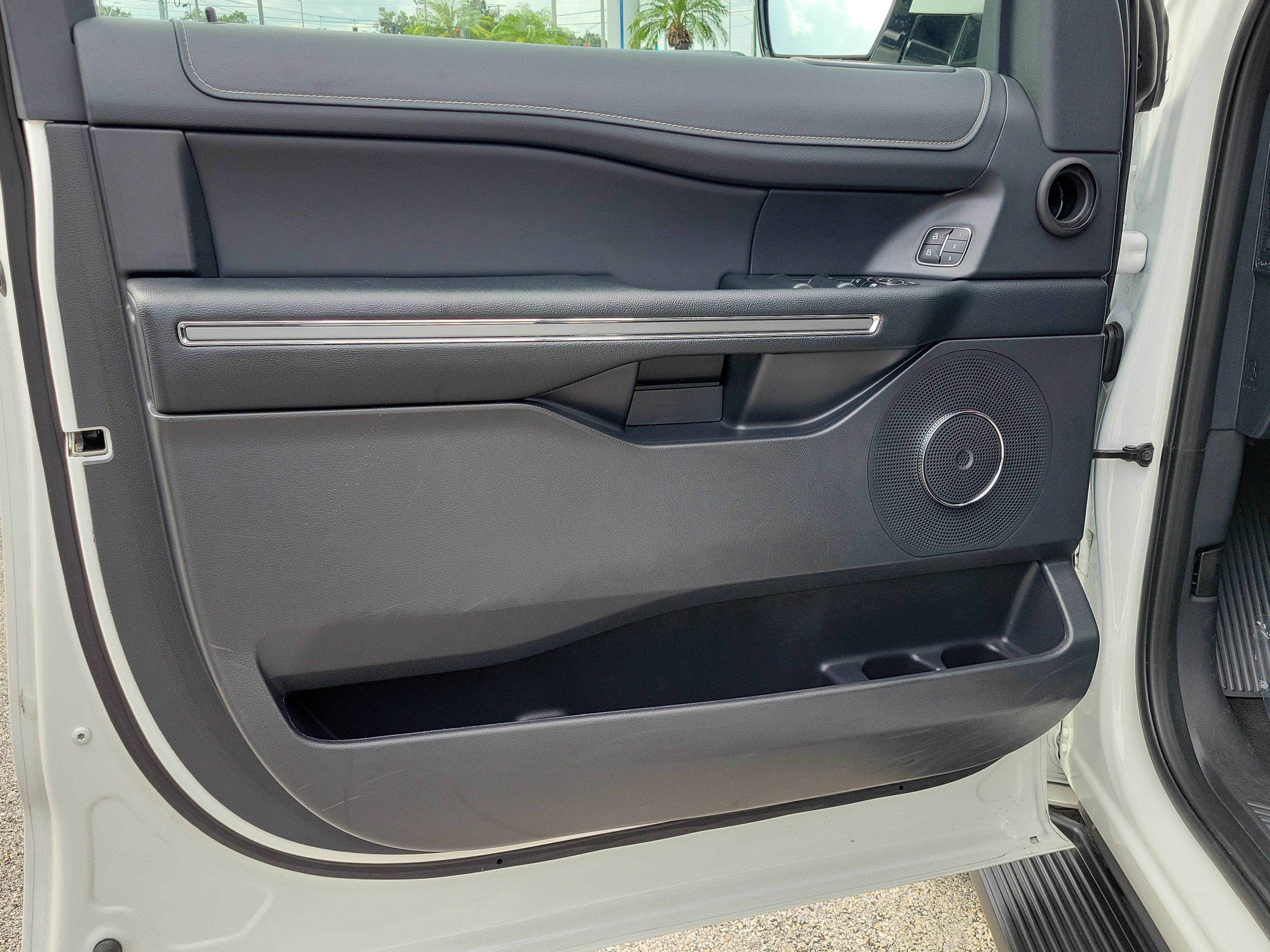 Certified 2024 Ford Expedition Max XLT RWD image 19