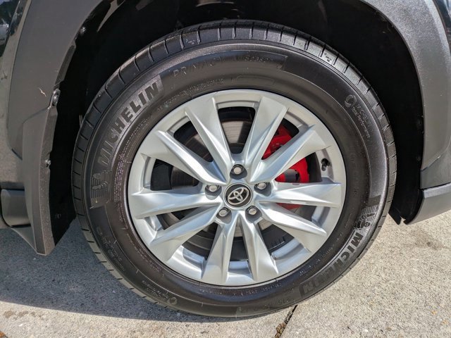 Used 2024 Toyota Corolla Cross LE w/ Moonroof Package image 11