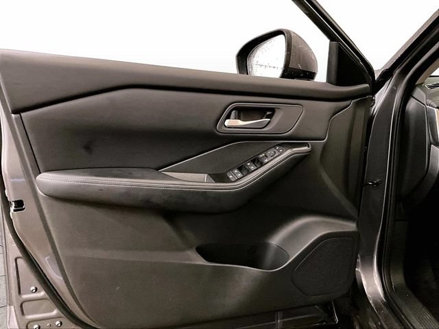 Used 2025 Nissan Rogue SV AWD/4WD image 22