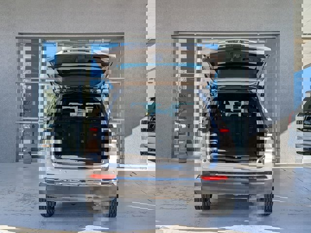 Used 2024 Jeep Grand Cherokee Laredo X image 28