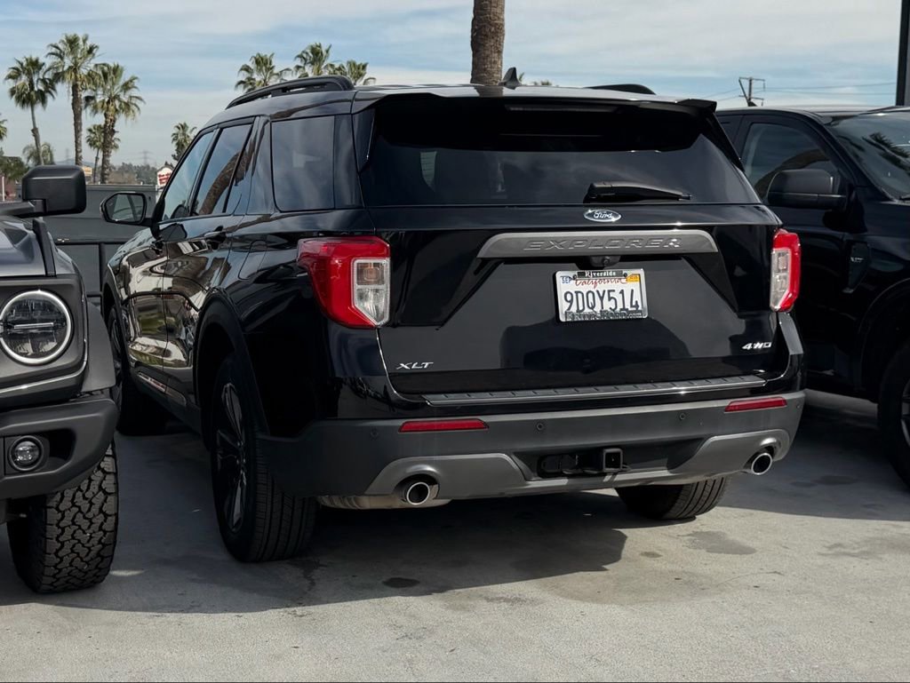 Certified 2022 Ford Explorer XLT w/ Equipment Group 202A image 3