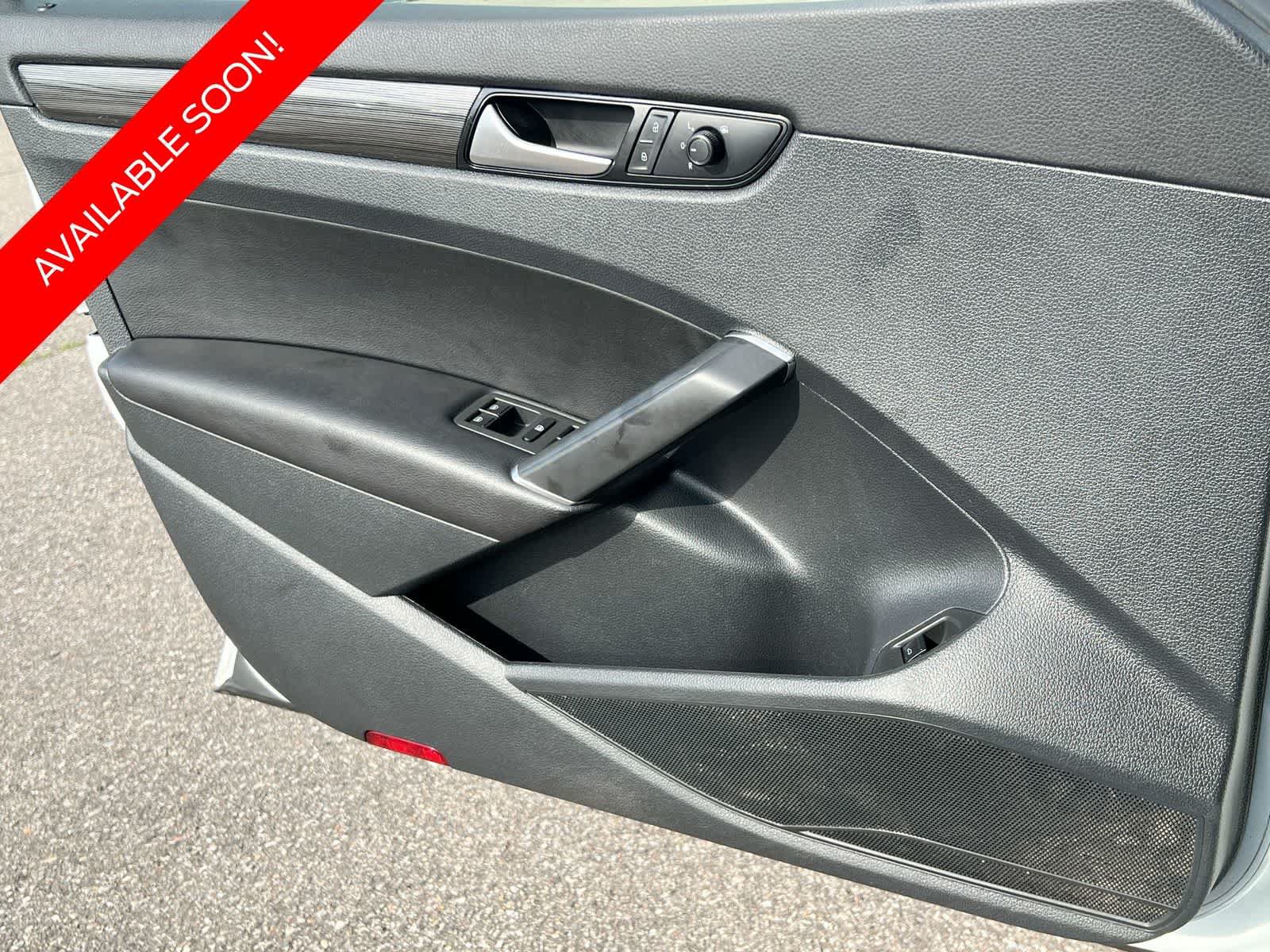 Used 2020 Volkswagen Passat 2.0T R-Line FWD image 29