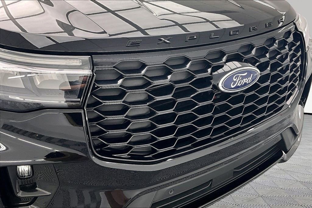 Certified 2025 Ford Explorer ST-Line w/ ST-Line Street Pack AWD/4WD image 29
