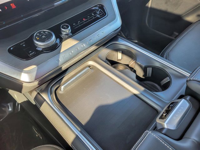 Certified 2025 Ford Expedition Platinum w/ Driver's Package image 24