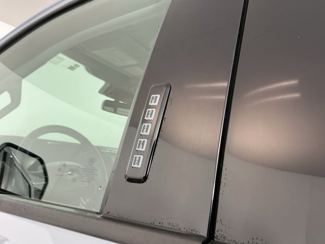 Certified 2024 Ford F350 Lariat w/ Camper Package image 14