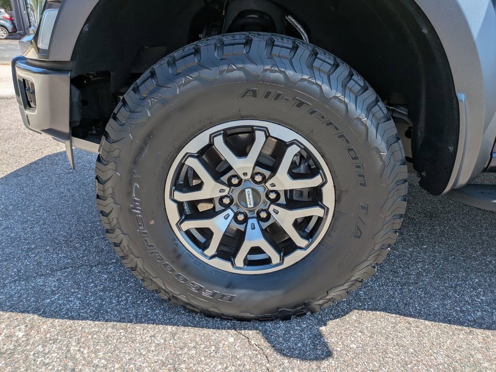 Certified 2022 Ford F150 Raptor w/ Equipment Group 801A High image 11