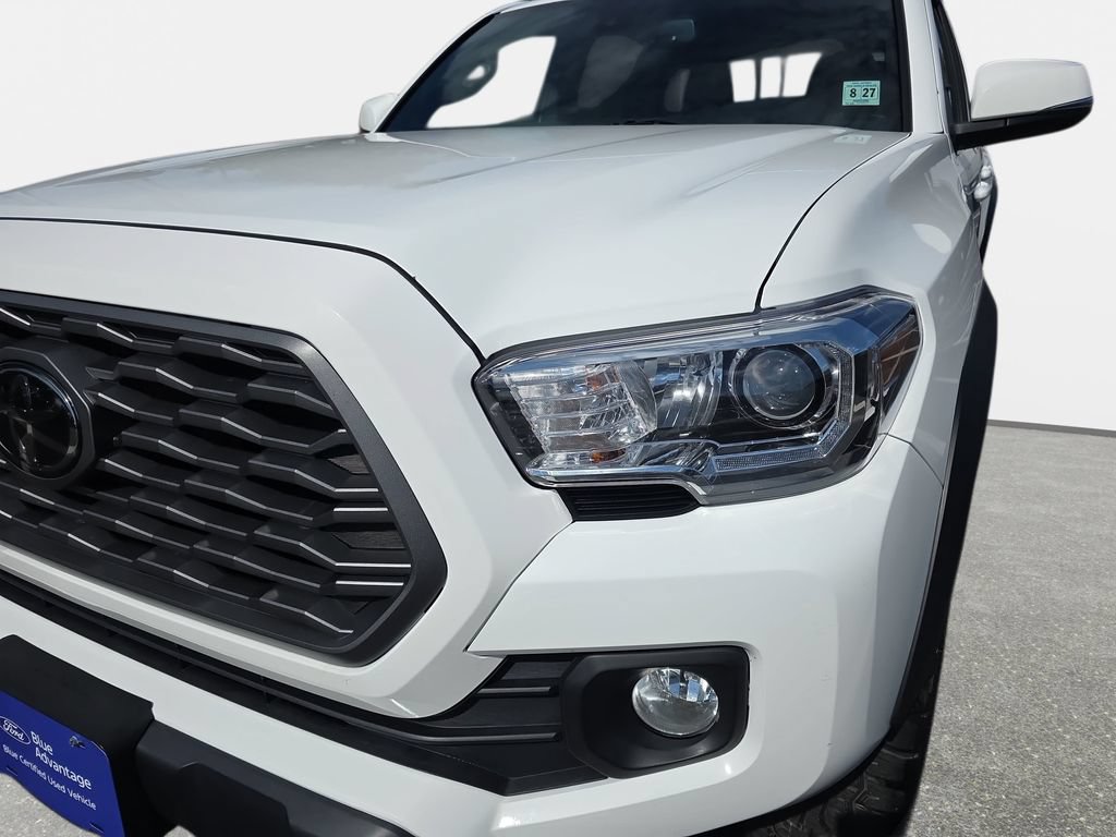 Used 2022 Toyota Tacoma TRD Off-Road AWD/4WD image 25