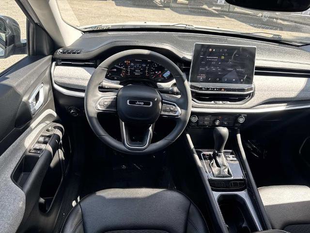 Used 2022 Jeep Compass Latitude FWD image 11