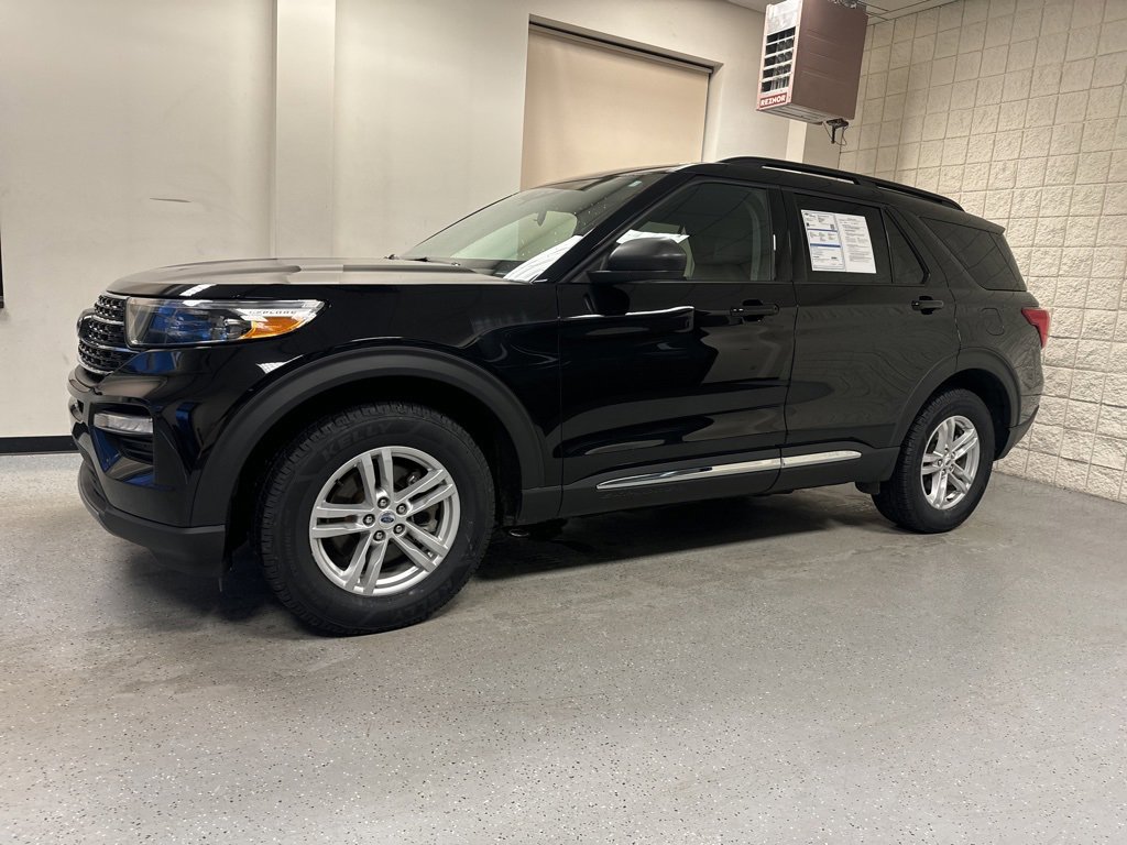 Certified 2023 Ford Explorer XLT w/ Equipment Group 202A image 35