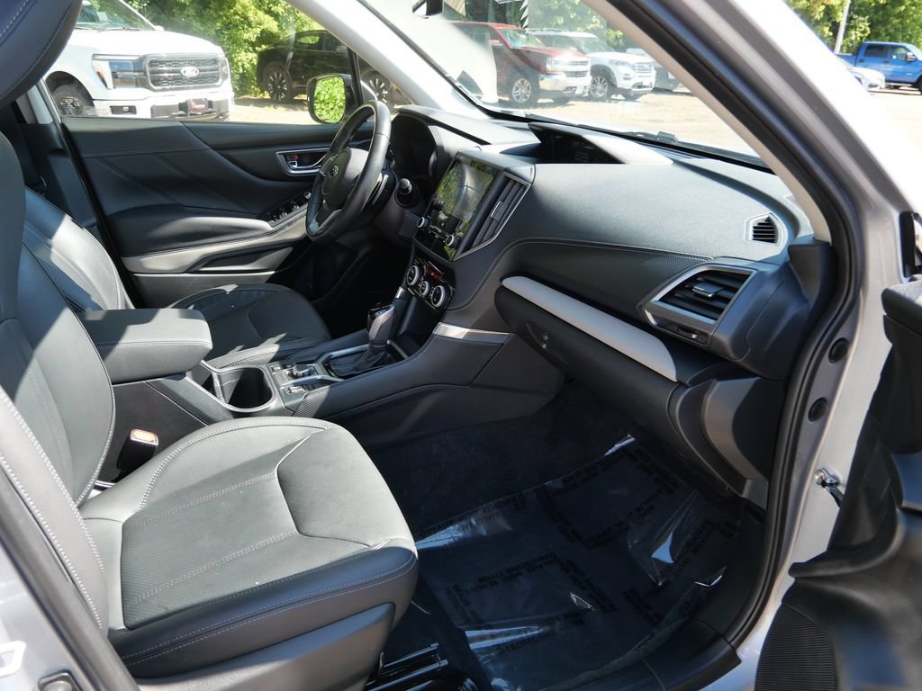 Used 2024 Subaru Forester Limited AWD/4WD image 11