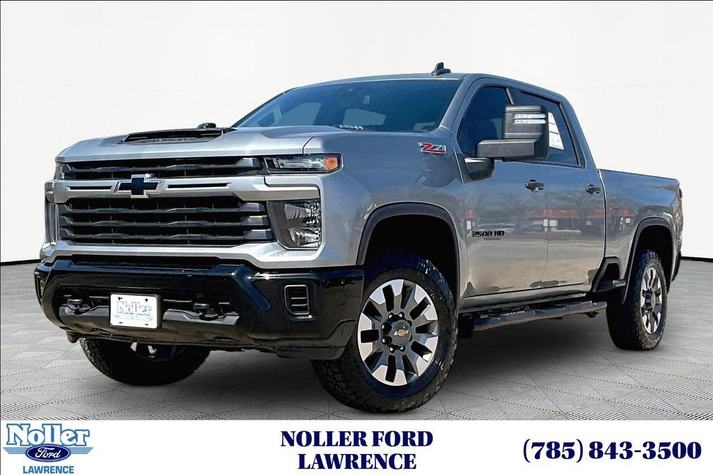 Used 2024 Chevrolet Silverado 2500 Custom w/ Custom Value Package image 1