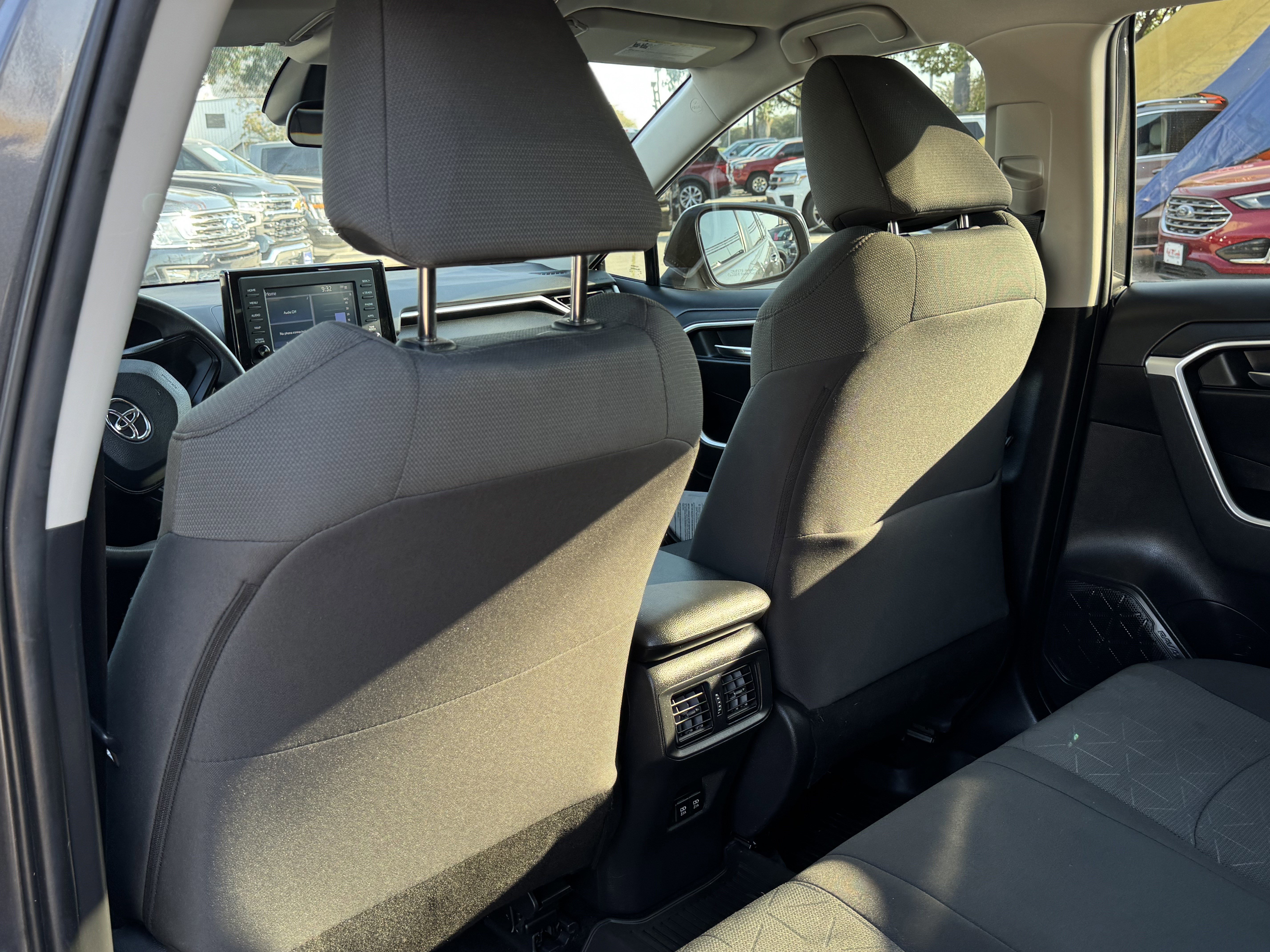 Used 2021 Toyota RAV4 XLE w/ Carpet Mat Package (TMS) image 14