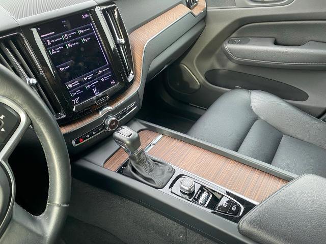 Used 2021 Volvo XC60 T5 Momentum w/ Protection Package Premier image 23