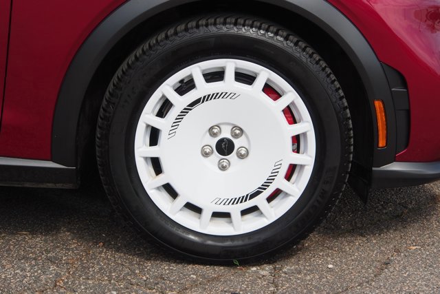 Certified 2025 Ford Mustang Mach-E GT image 9